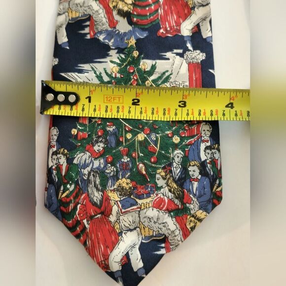 Vintage Men's Christmas Tie Bundle - Picture 8 of 9